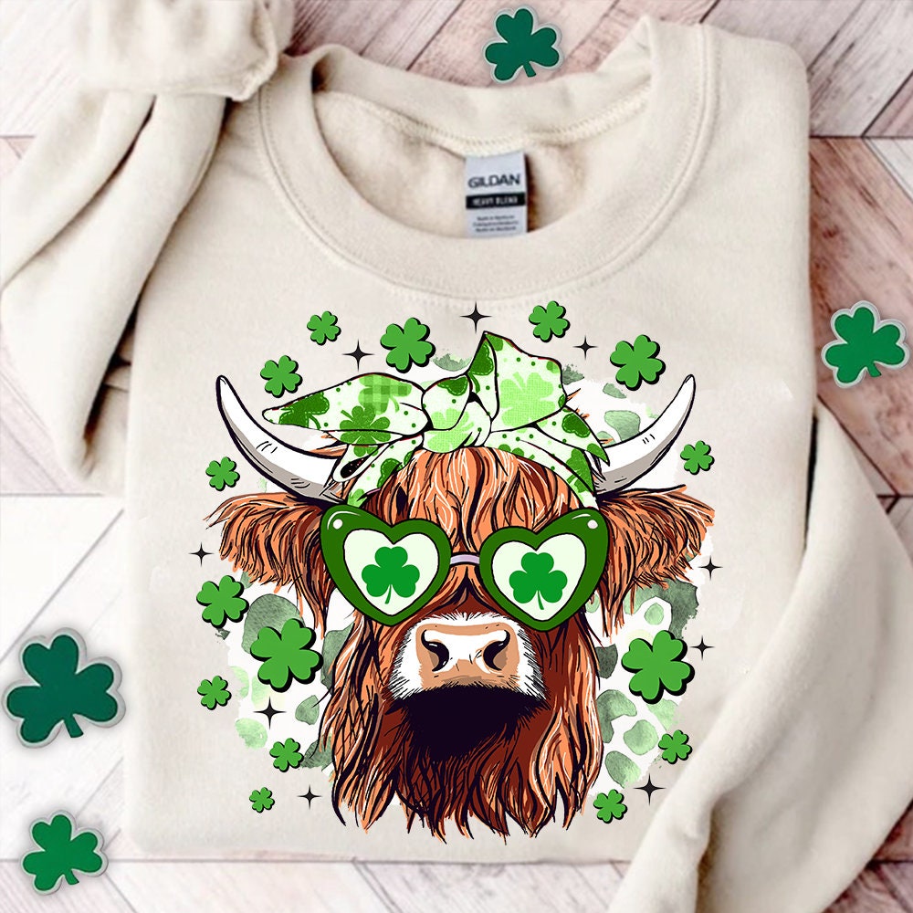 Retro St Patrick's Day Highland Cow Shirt Sweatshirt Hoodie